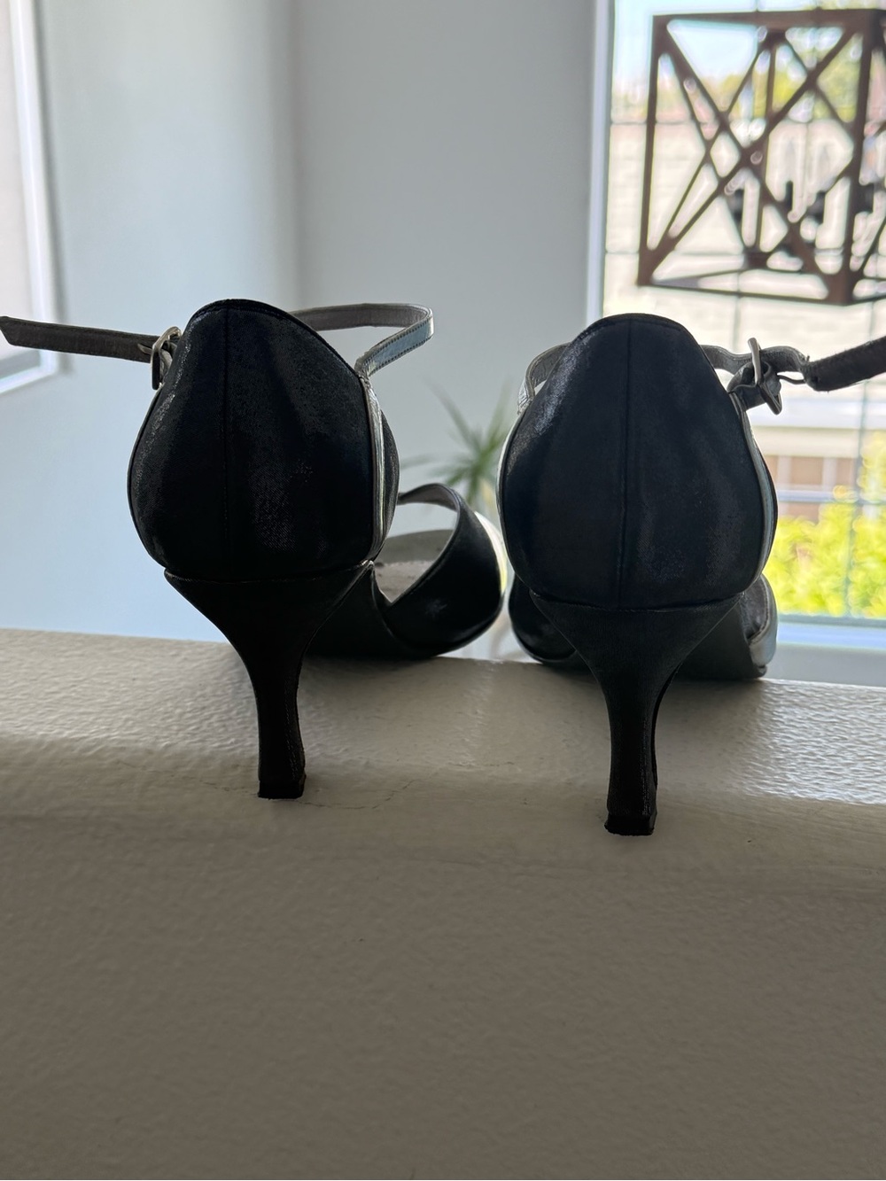 Metallic Silver & Charcoal Tango Heels by Neo Tango size 8 - Picture 6 of 7